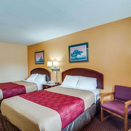 Econo Lodge Near Bluefield College Экстерьер фото