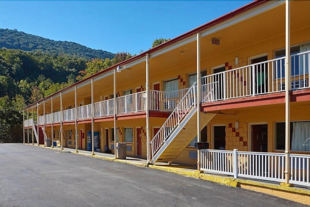 Econo Lodge Near Bluefield College Экстерьер фото