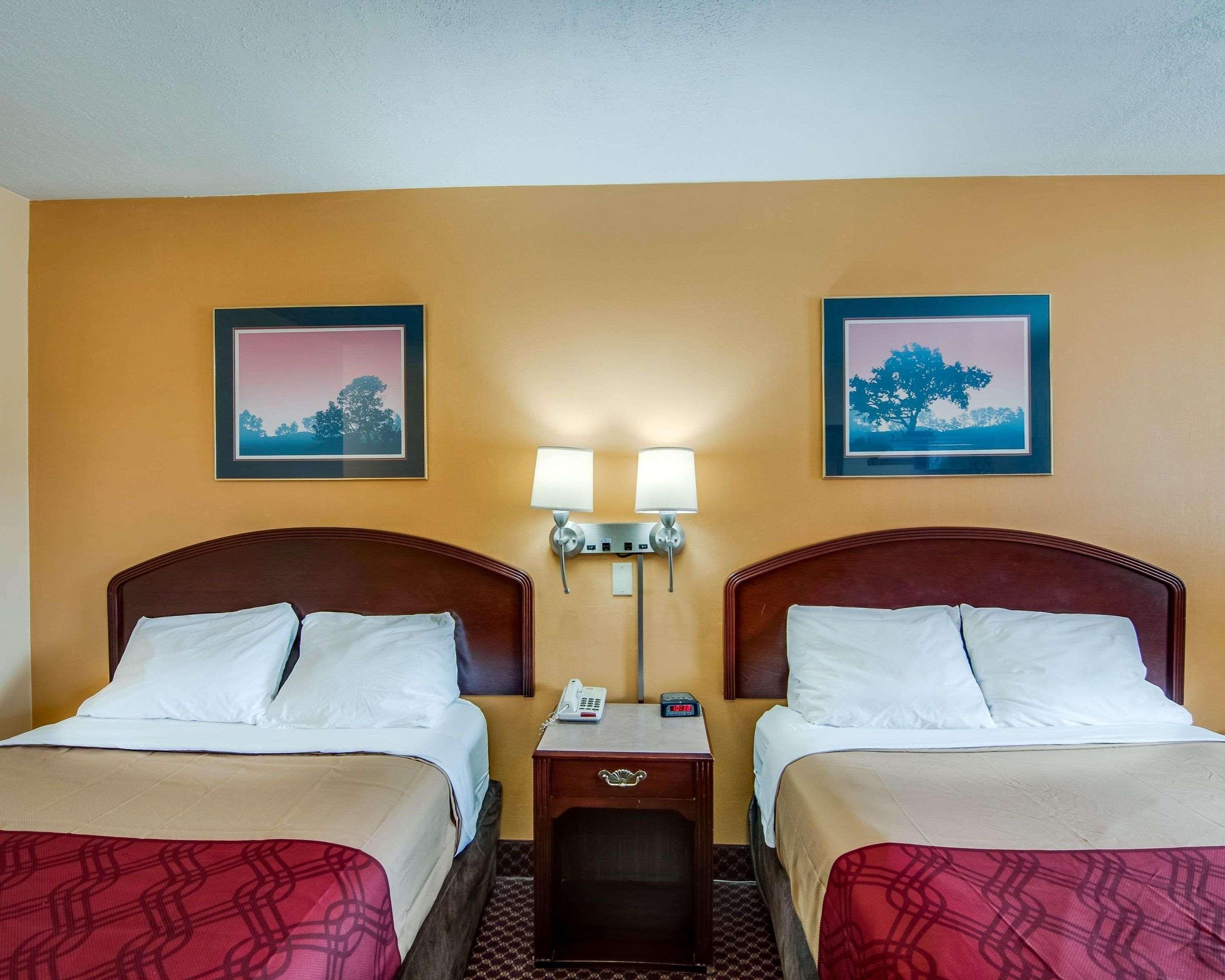 Econo Lodge Near Bluefield College Экстерьер фото