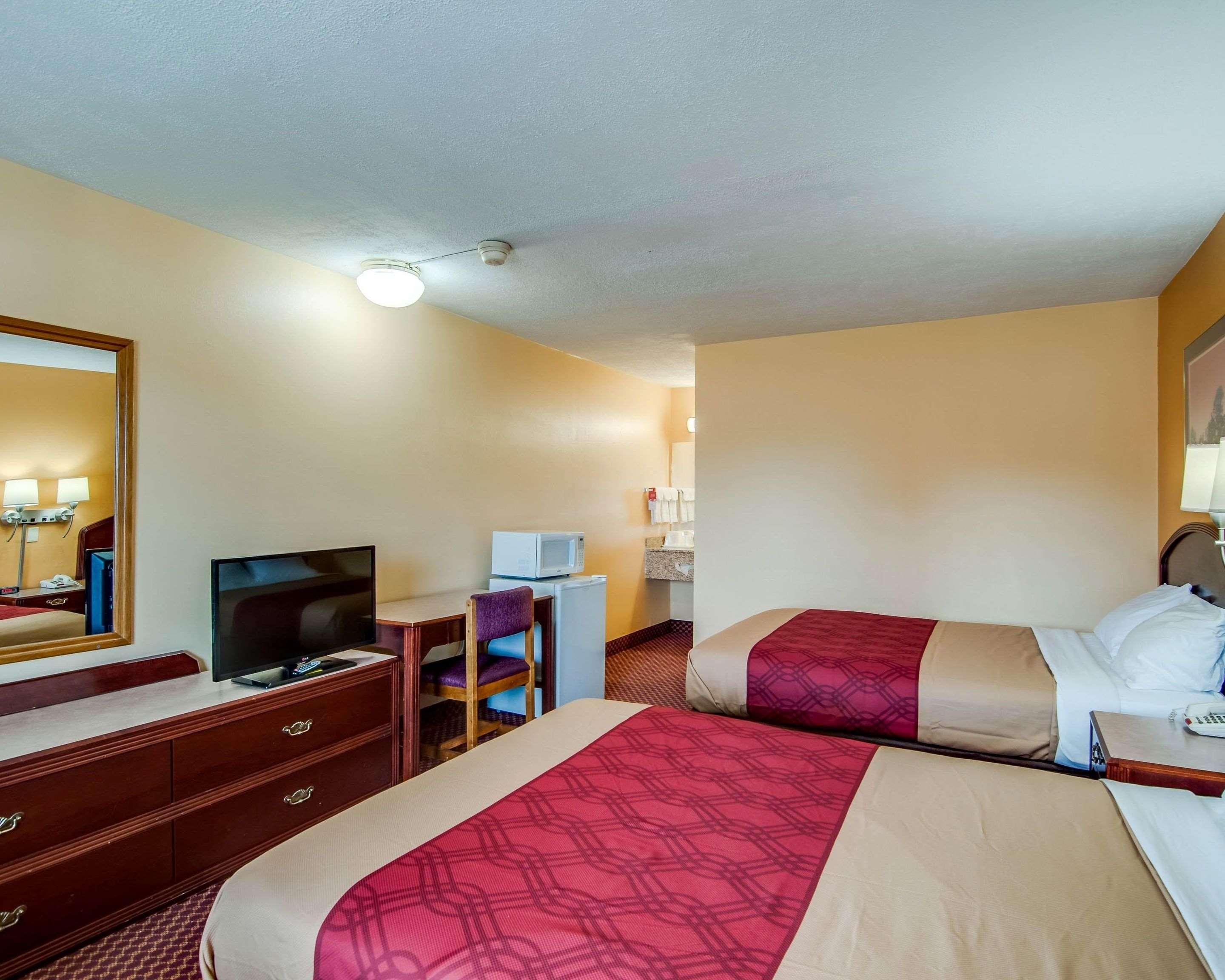 Econo Lodge Near Bluefield College Экстерьер фото