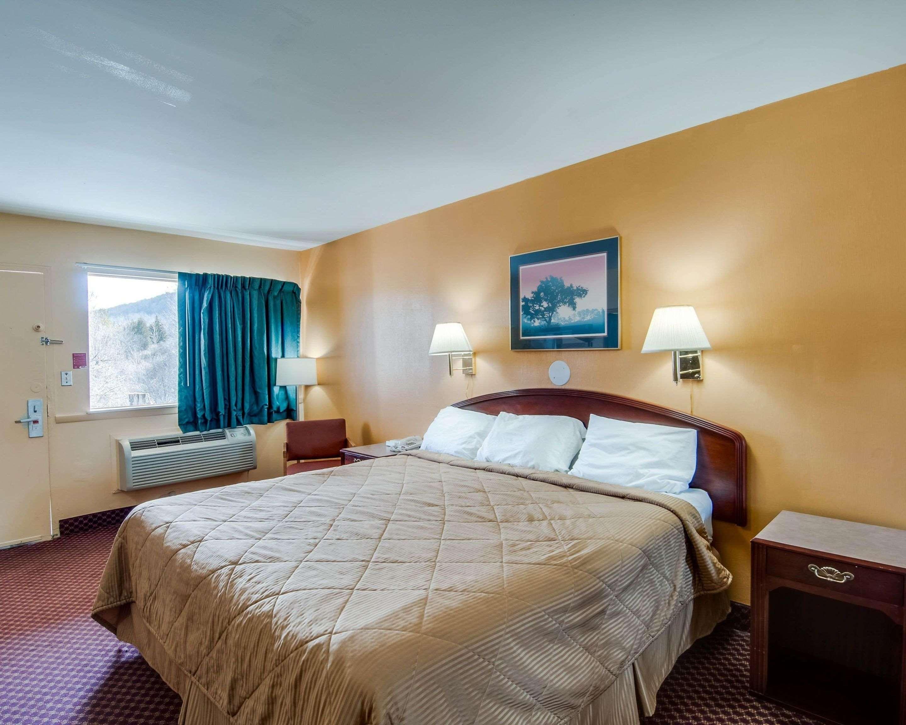 Econo Lodge Near Bluefield College Экстерьер фото
