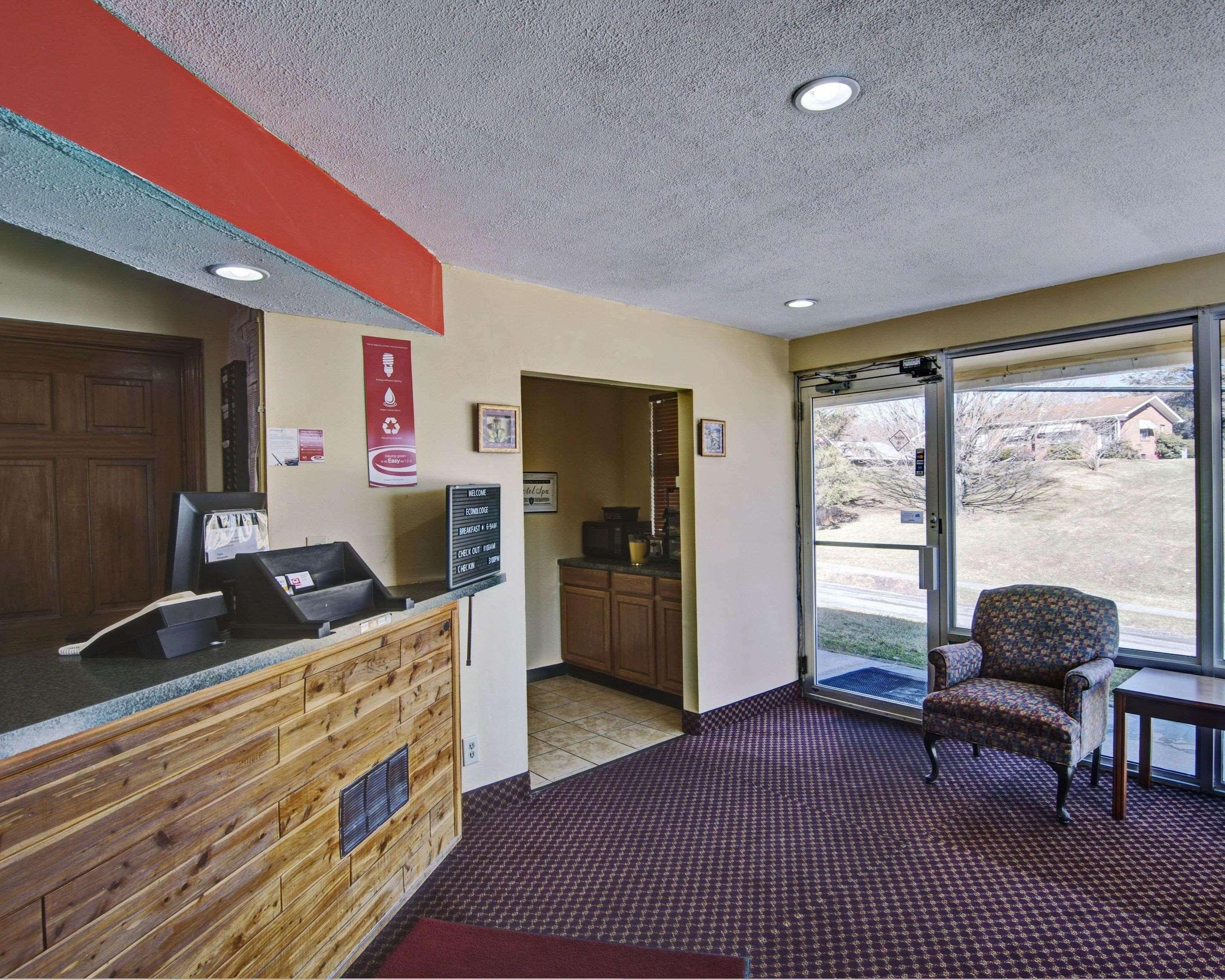 Econo Lodge Near Bluefield College Экстерьер фото