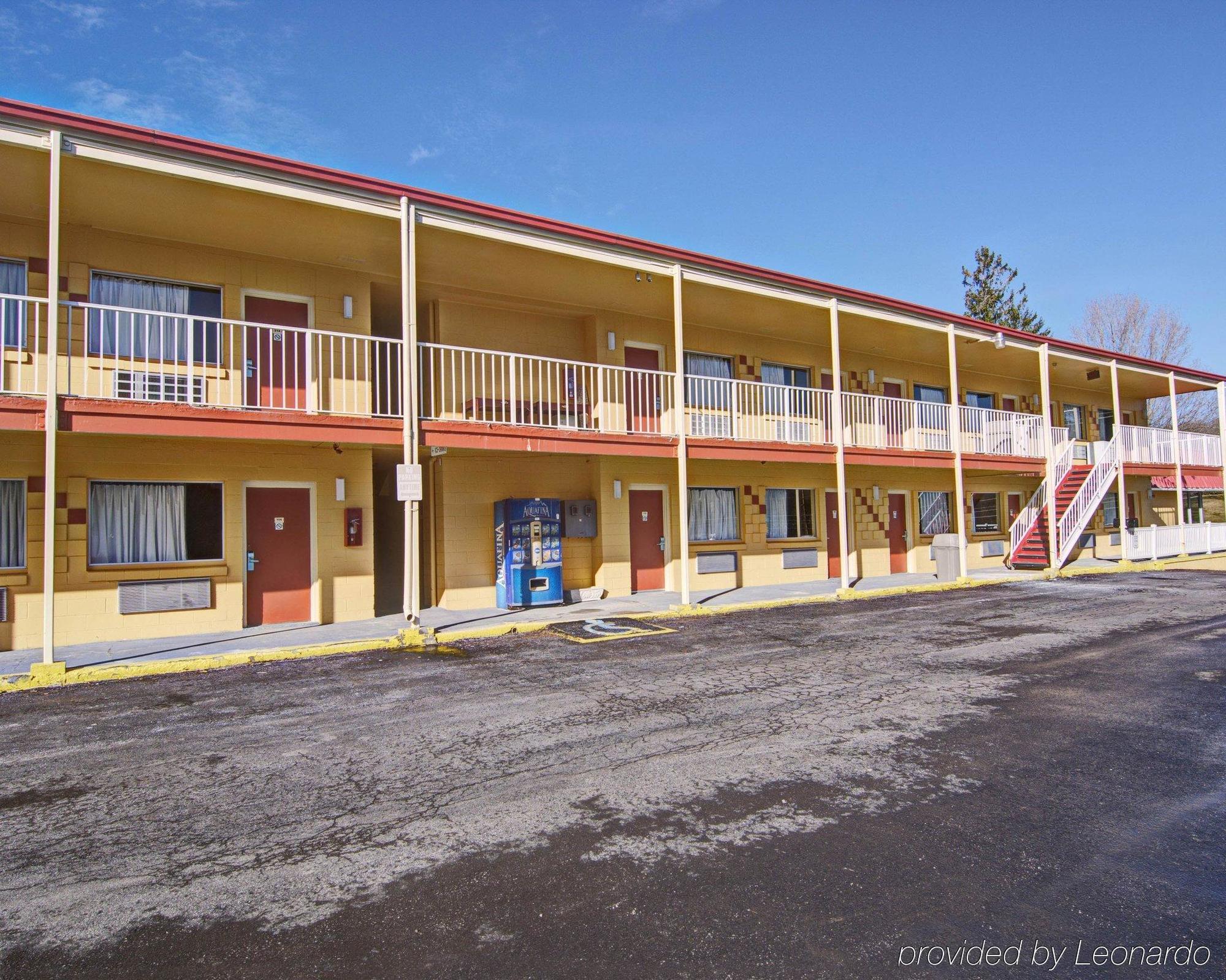 Econo Lodge Near Bluefield College Экстерьер фото