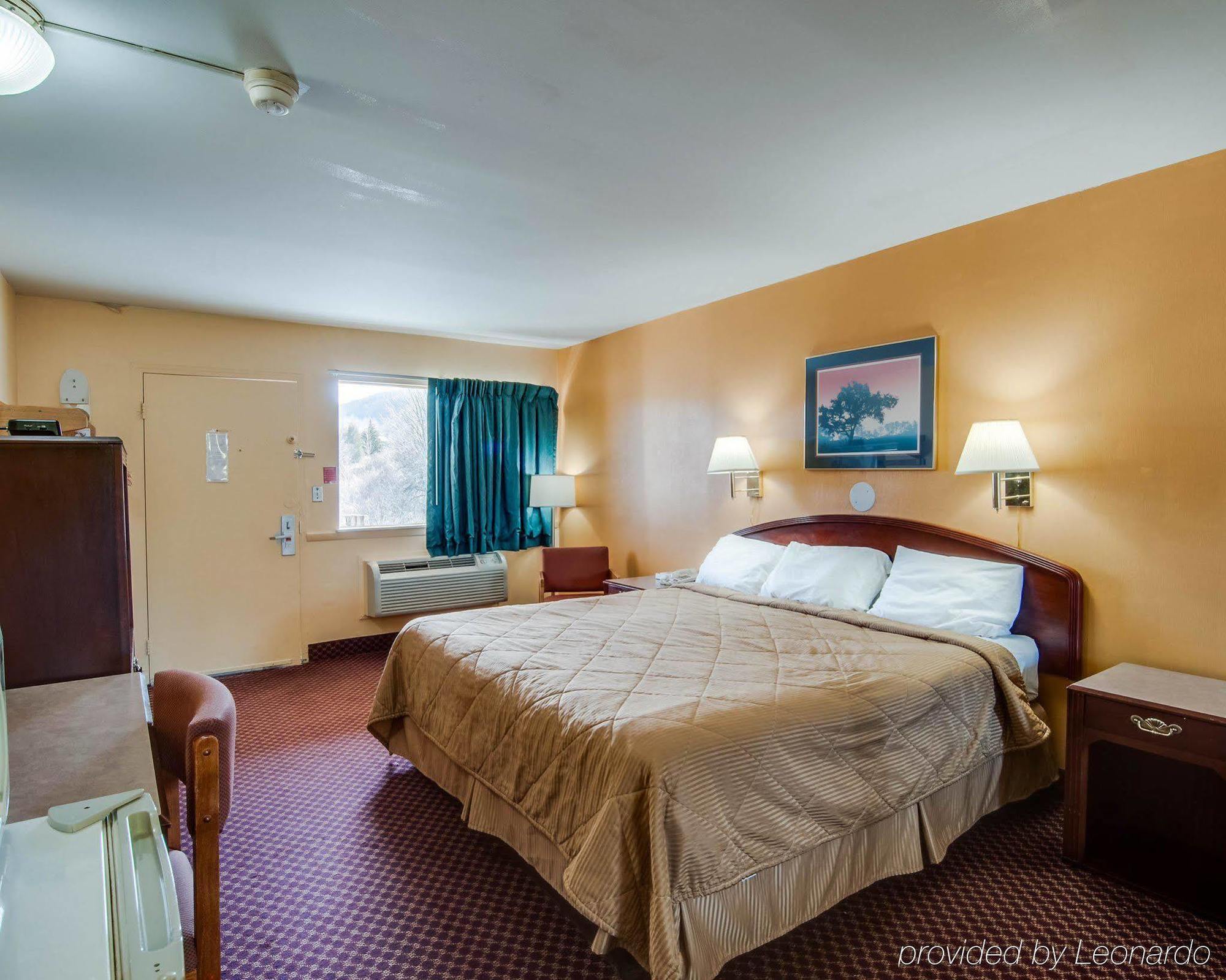 Econo Lodge Near Bluefield College Экстерьер фото