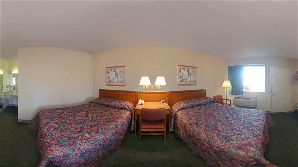 Econo Lodge Near Bluefield College Экстерьер фото